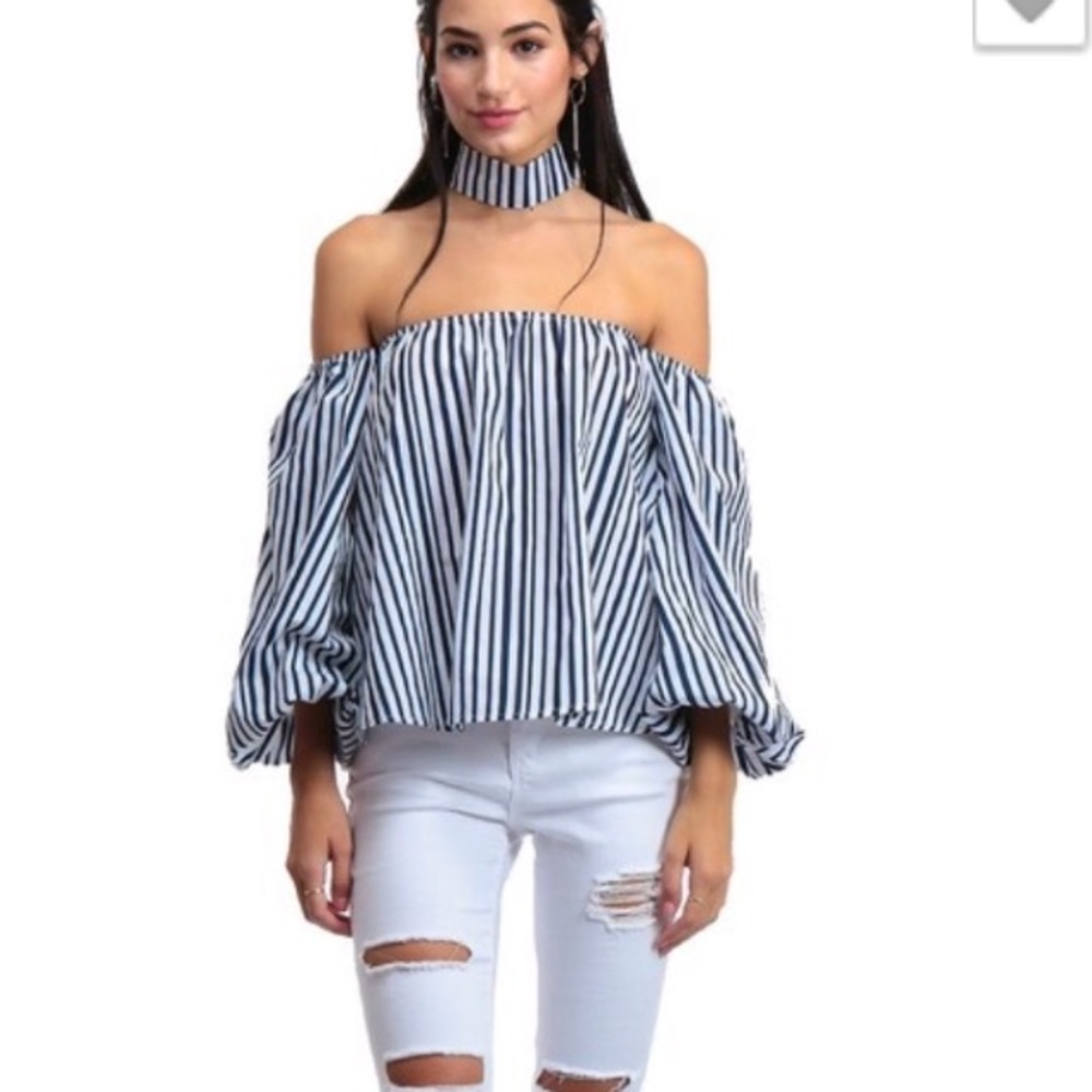 Stripped fluffy sleeves with chocker